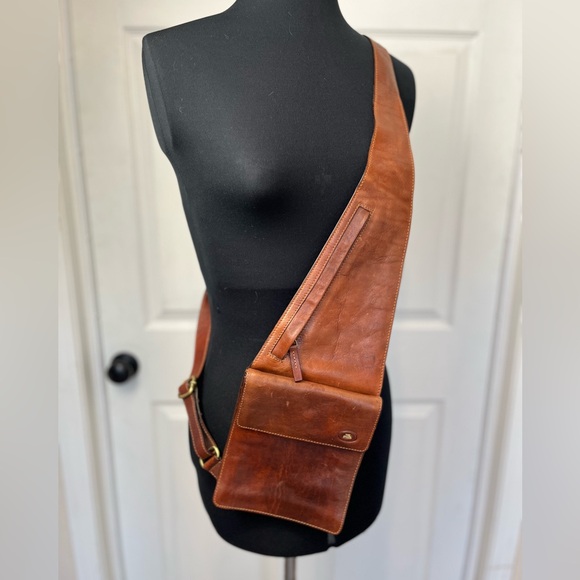 The BridgeBrown Italian Leather Crossbody Bag